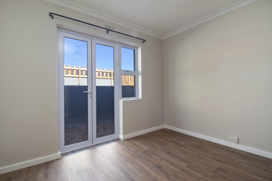 To Let 3 Bedroom Property for Rent in Sunnydale Western Cape